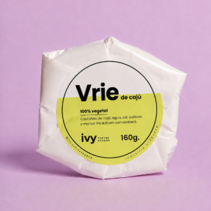 Vrie de cajú madurado artesanalmente | Queso vegetal con corteza florida | Ivy Cocina Vegana