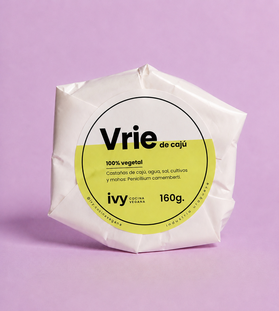Vrie de cajú madurado artesanalmente | Queso vegetal con corteza florida | Ivy Cocina Vegana